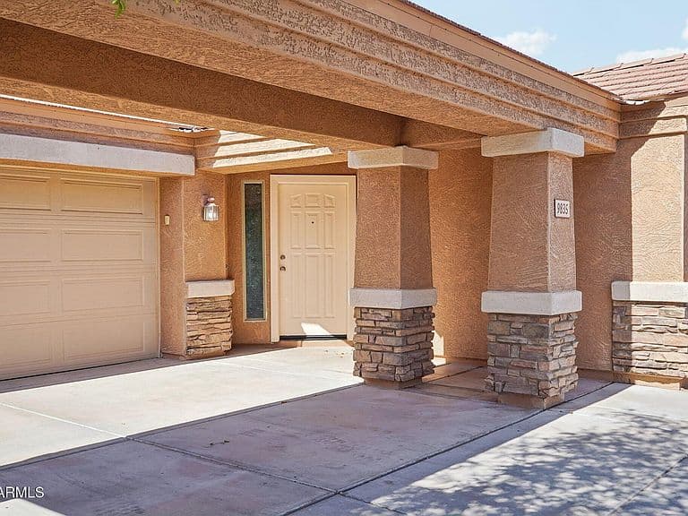 9835 W Salter Drive photo 3