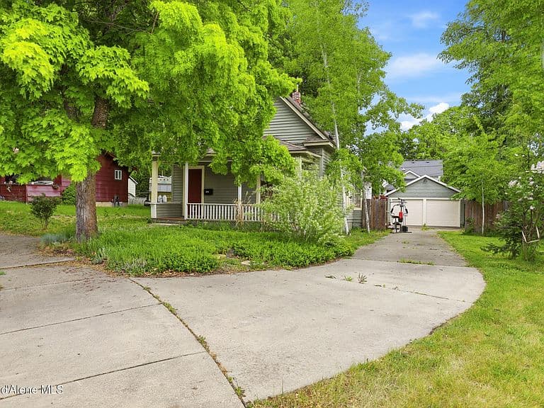 816 N 5th Pl photo 5