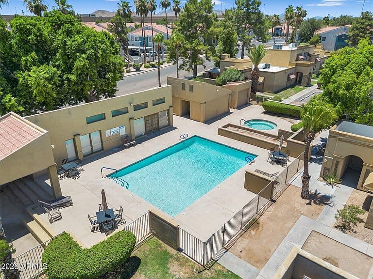 1418 W LA JOLLA Drive photo 2