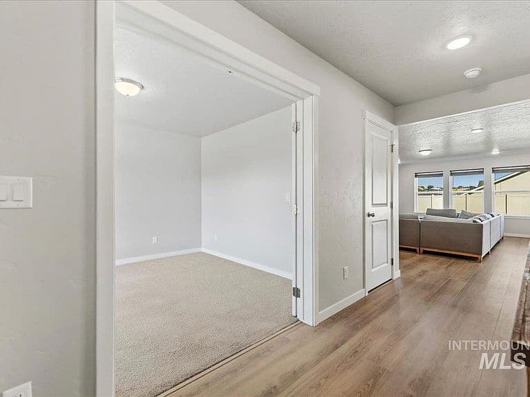 10138 W Gladiola St photo 5