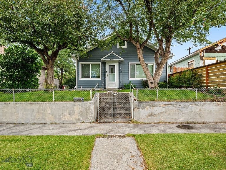 1813 Elm St photo 1