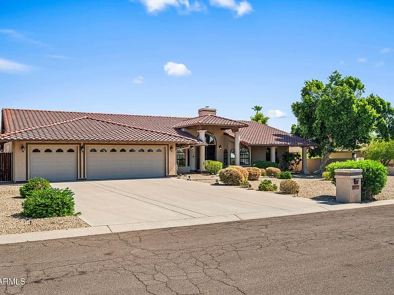 3714 E DAKOTA Drive photo 1