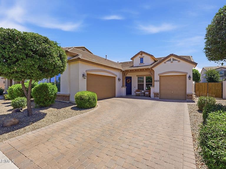 3901 E POWELL Place photo 1