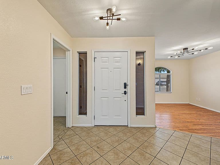 1757 W RAY Lane photo 5