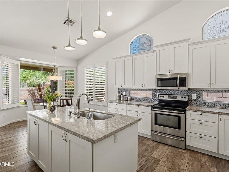 10018 E KAREN Drive photo 1