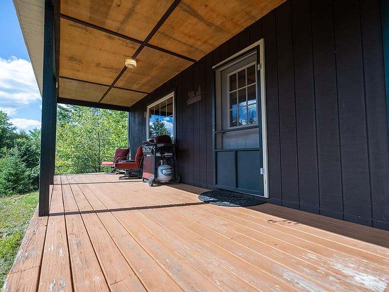 140 Norcott Lane photo 2