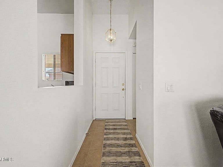 1846 E LINDRICK Drive photo 5