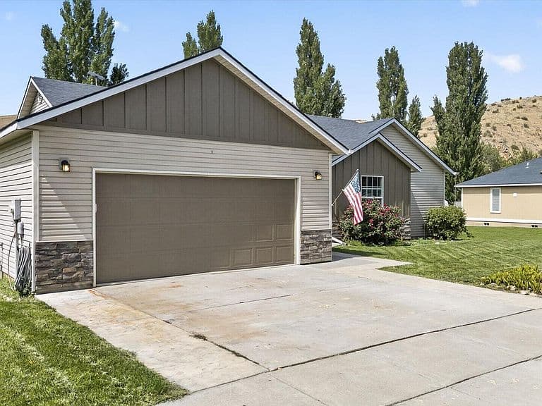 115 Snow Peak Blvd photo 4