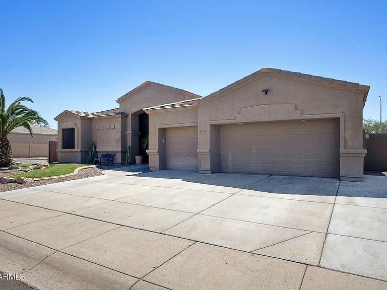 6690 S Eucalyptus Place photo 5