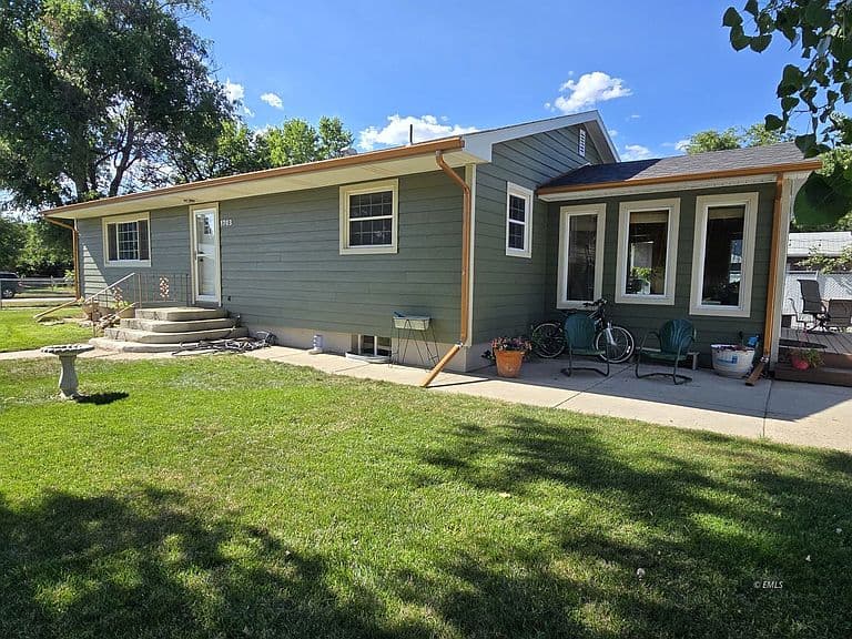 1703 Brisbin St photo 1