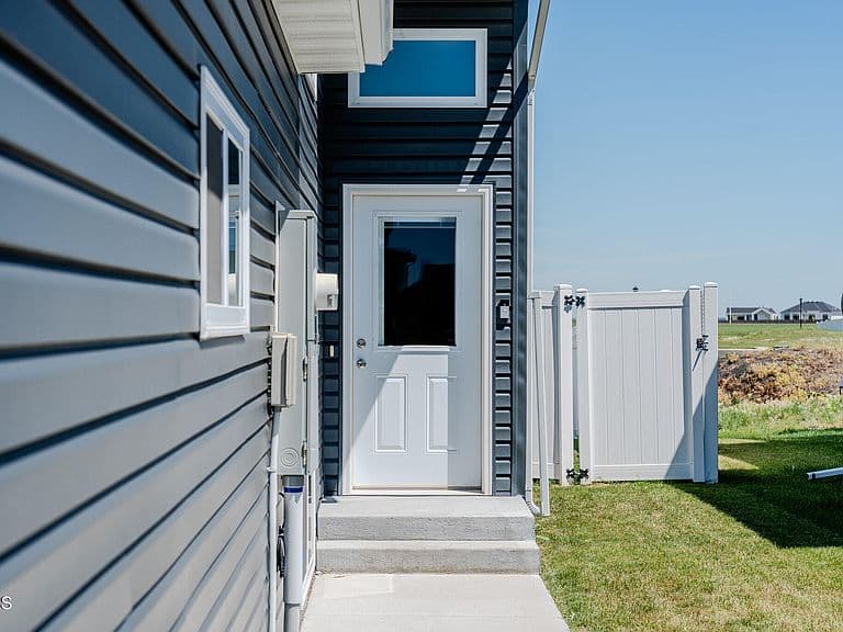 6738 Joseph St photo 3
