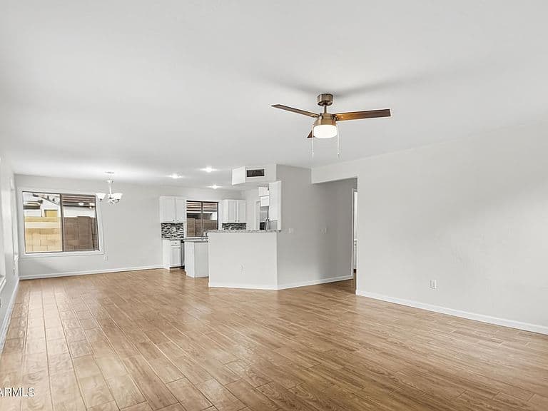 509 W HARVARD Avenue photo 3