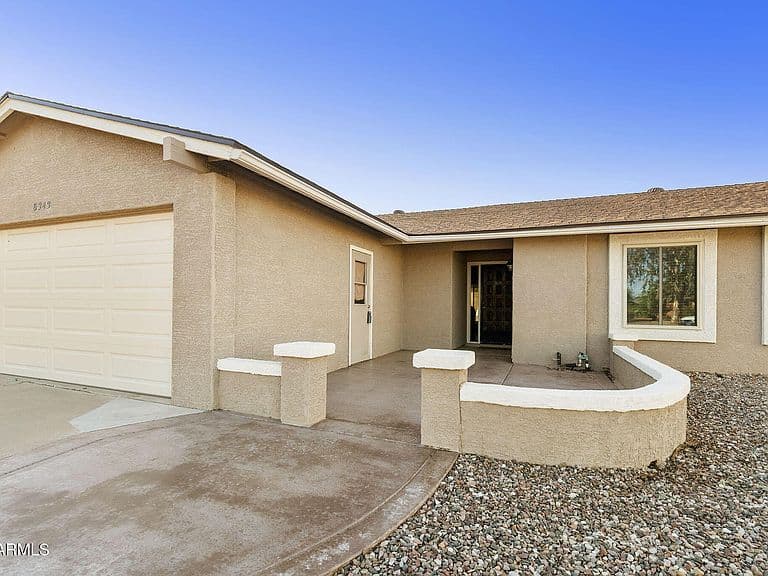 8343 E EMELITA Avenue photo 2