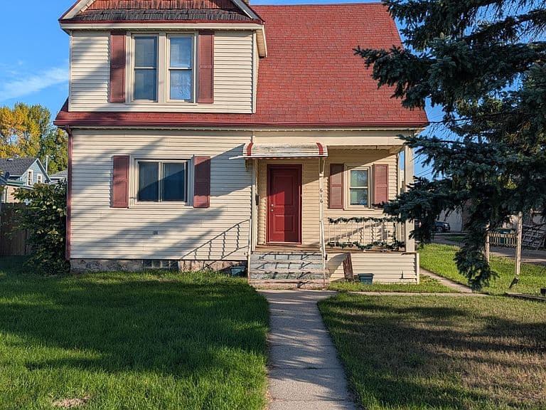 616 3rd Ave N photo 2