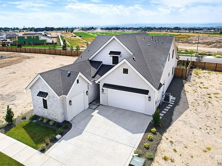 10923 W Lahinch Ln photo 3