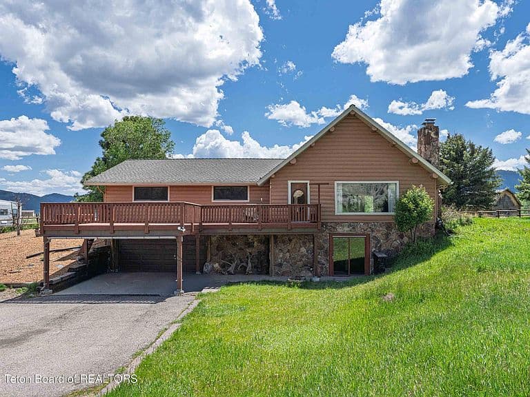 2050 E Snowberry Rd photo 3