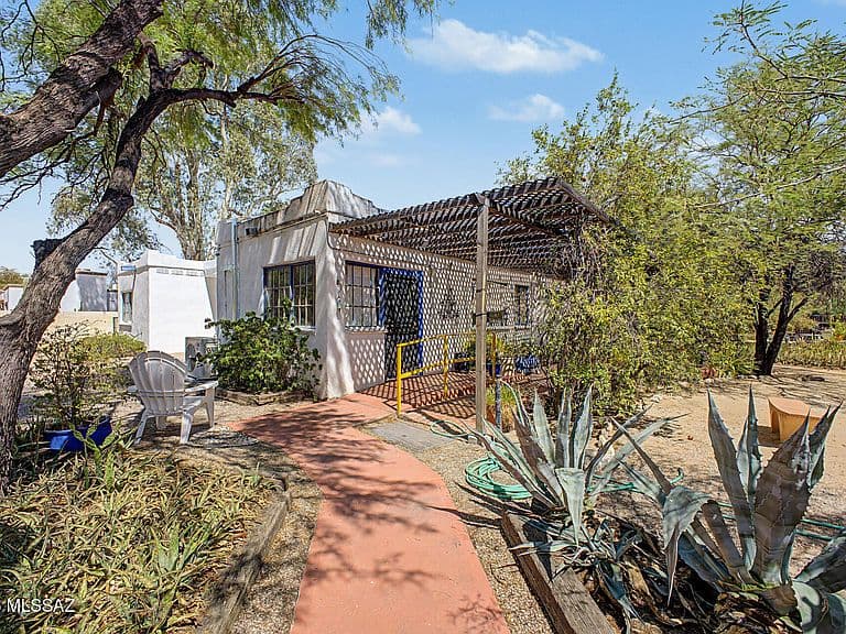 2123 E Fort Lowell Rd photo 4