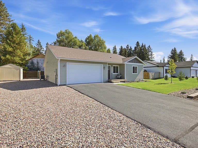 449 Kendal Loop photo 3