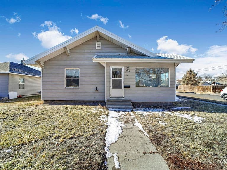 404 7th Ave E photo 2