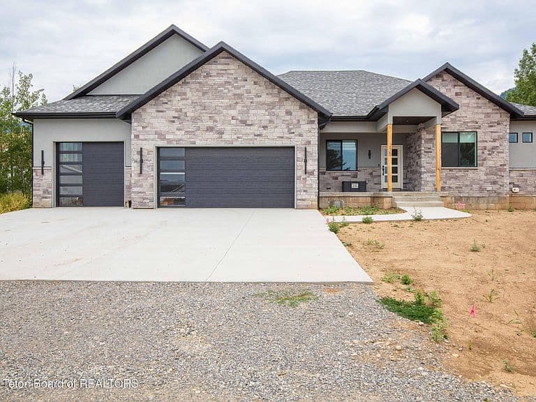 275 Alta Dr photo 3