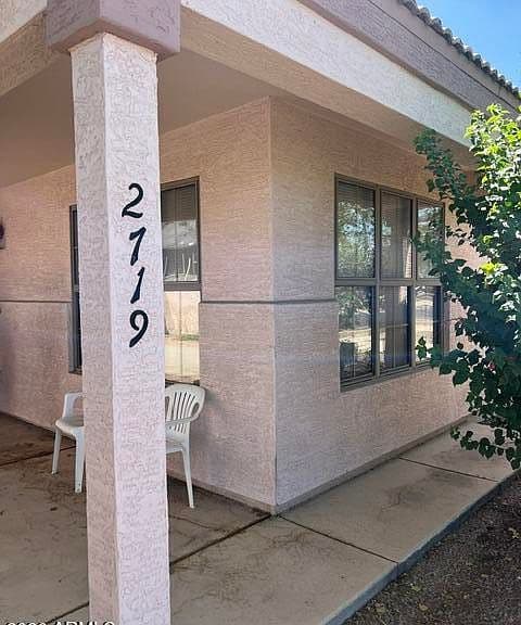 2719 E WINDSOR Avenue photo 1