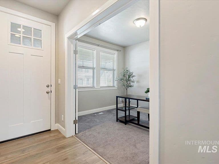 5705 W Daphne Dr photo 5