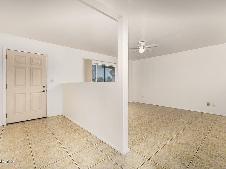 17226 N 31st Ave photo 4