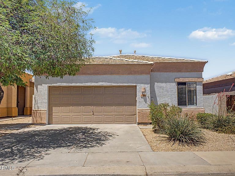 6368 W PONTIAC Drive photo 2