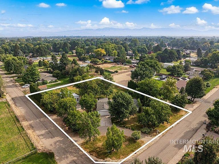 10950 W Netherland Dr photo 1