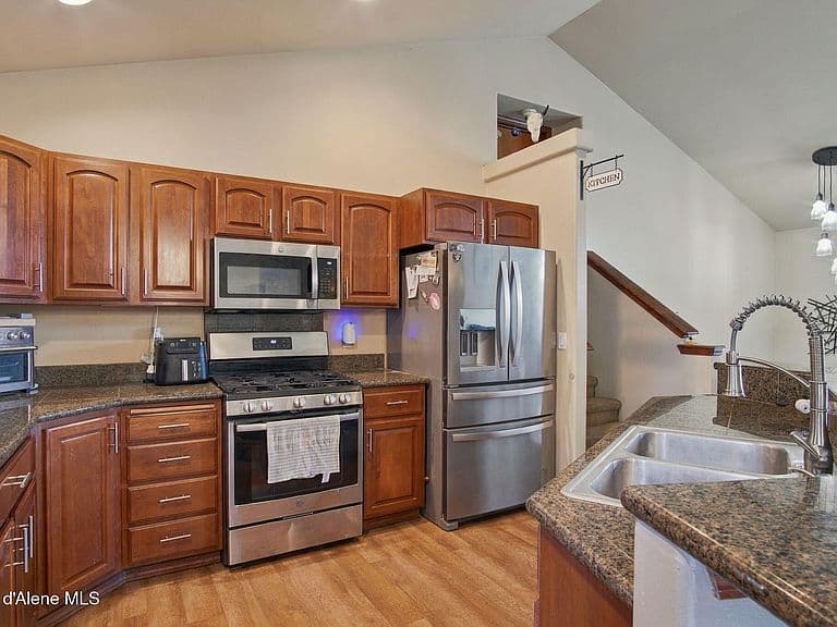 8175 N Salmonberry Loop photo 3