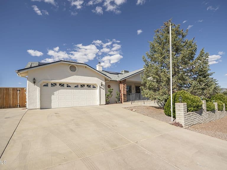 4212 N CYPRESS Circle photo 2