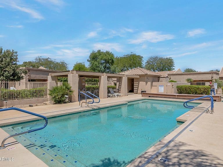 8332 W Taro Lane photo 4