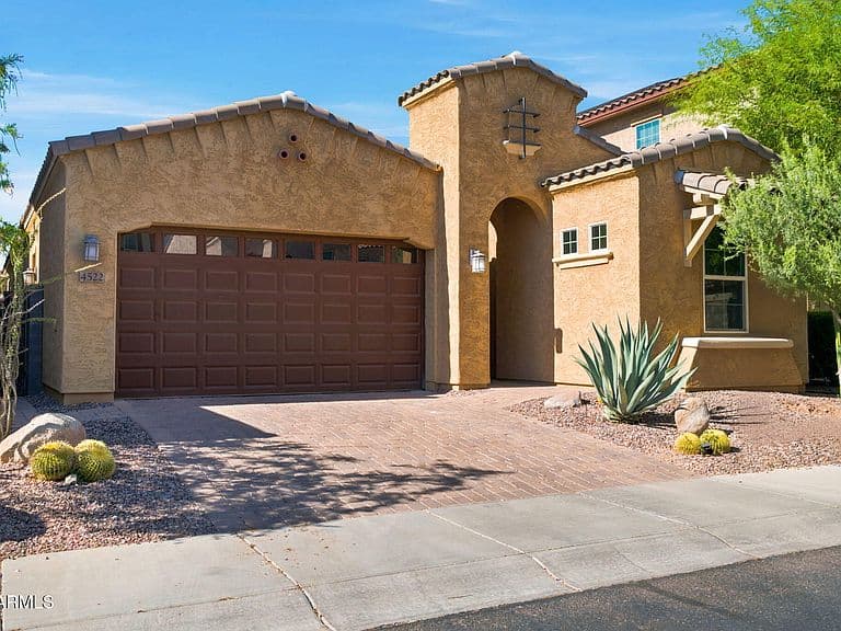4522 E VISTA BONITA Drive photo 1