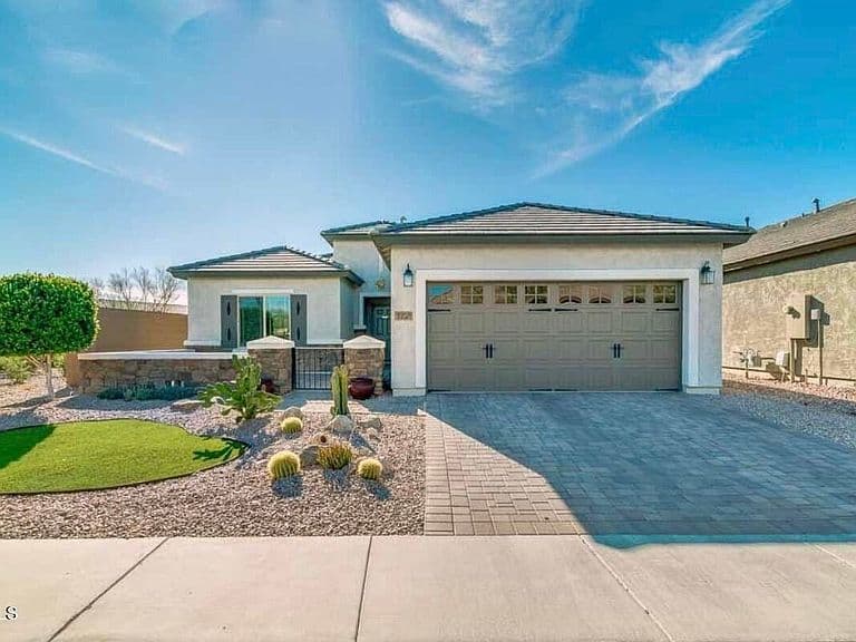 3258 N San Marin Dr photo 1