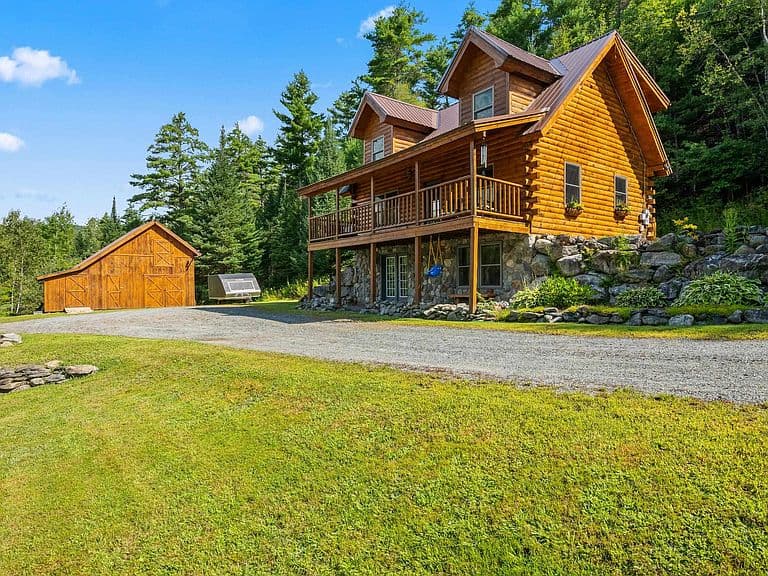 131 Blackberry Lane photo 1