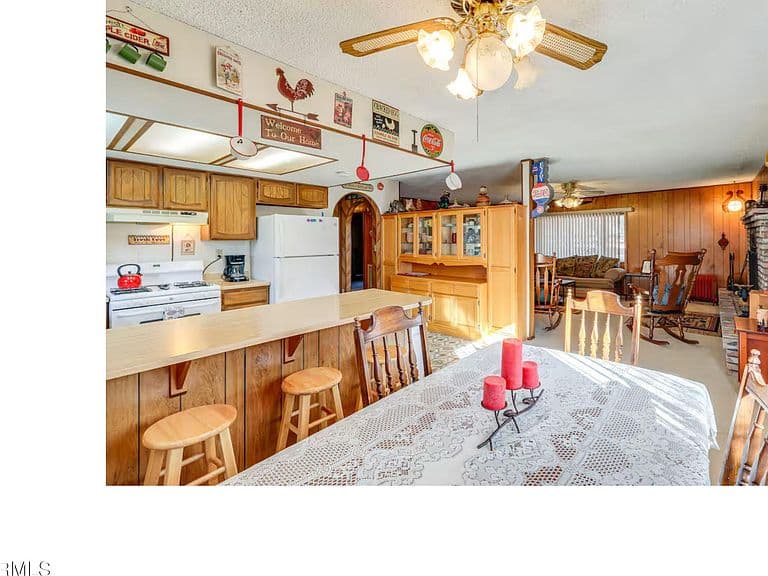 429 W STANDAGE Drive photo 5