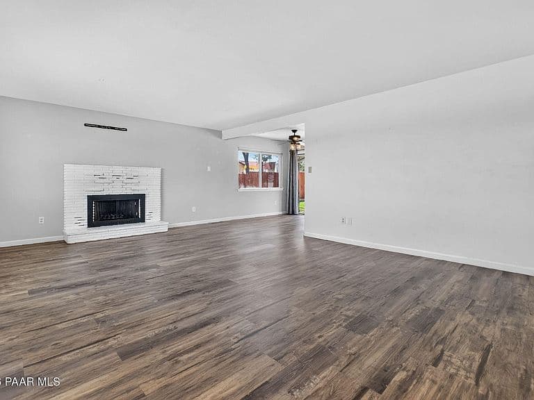 544 Roma Ave photo 5