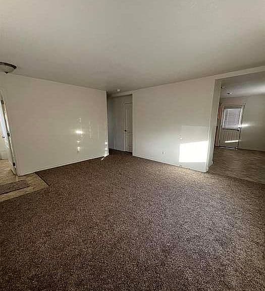 543 Tierney St photo 2