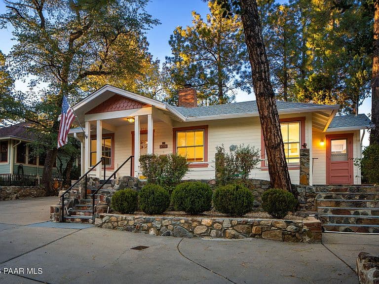 930 Apache Dr photo 3