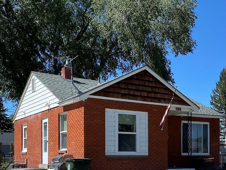 184 Horrocks Dr photo 2