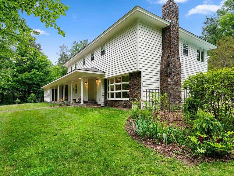49 Shady Lane photo 4
