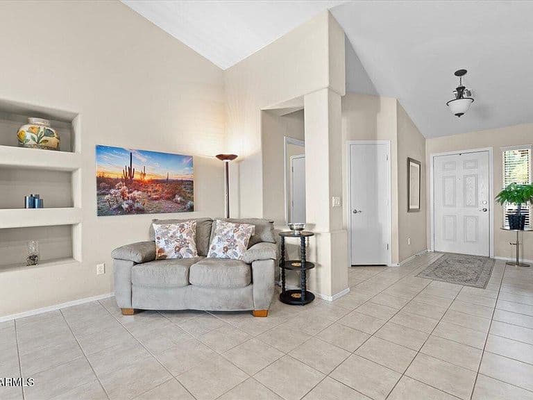 2420 E Malaga Drive photo 4
