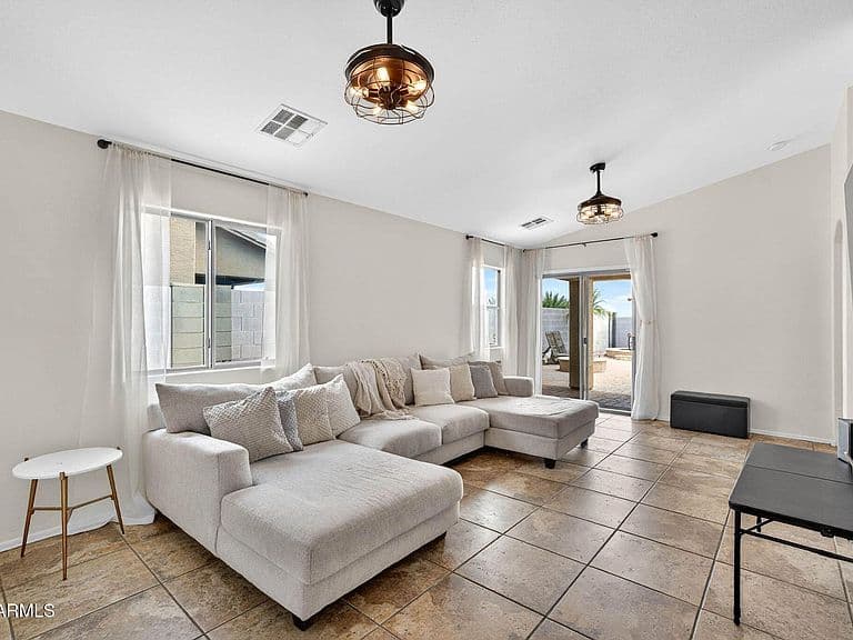 35917 W VELAZQUEZ Drive photo 5