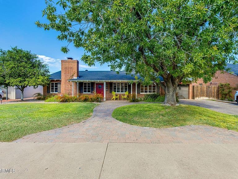 232 E MEDLOCK Drive photo 4