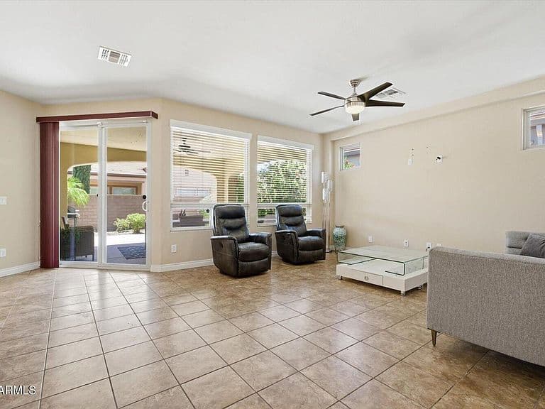 557 E LADDOOS Avenue photo 5