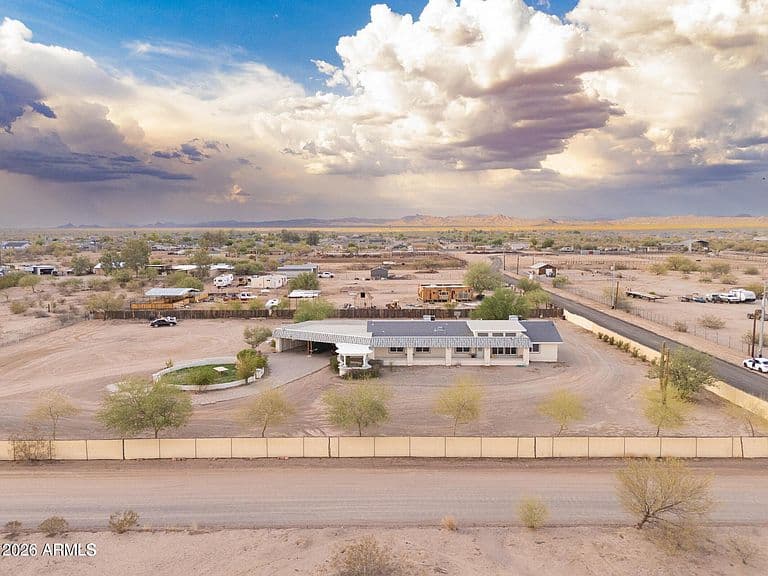 21616 W LONE MOUNTAIN Road photo 2