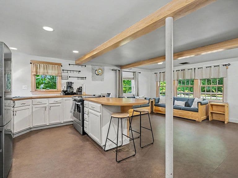 164 Bennington Road photo 5