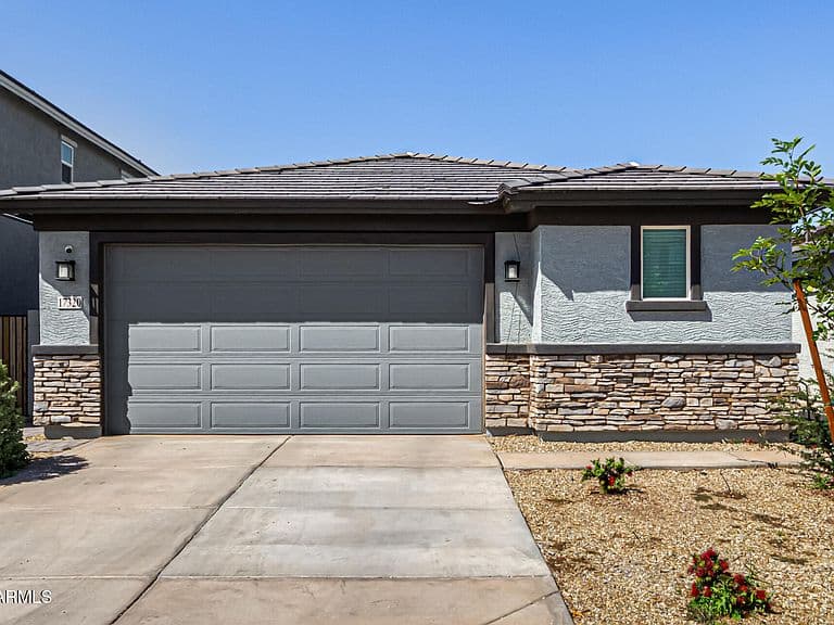 17320 W DALEY Lane photo 2