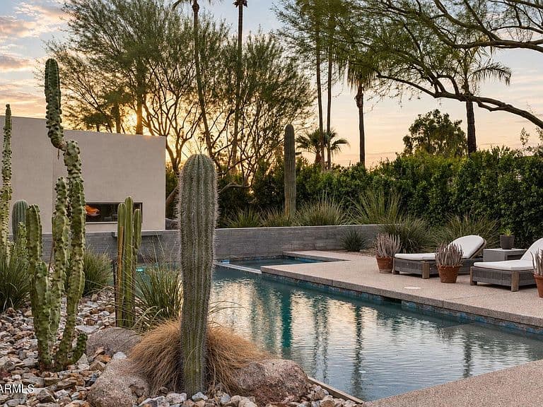 5056 E CHOLLA Street photo 3