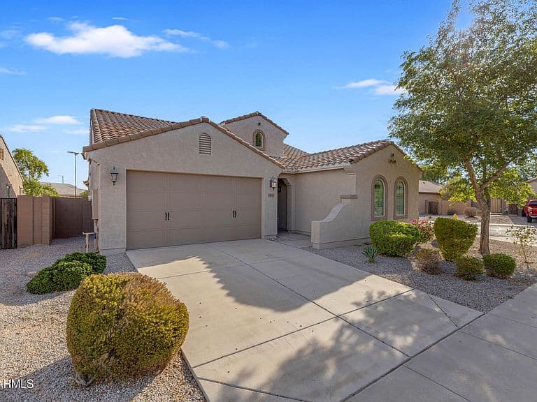 23645 W HOPI Street photo 5